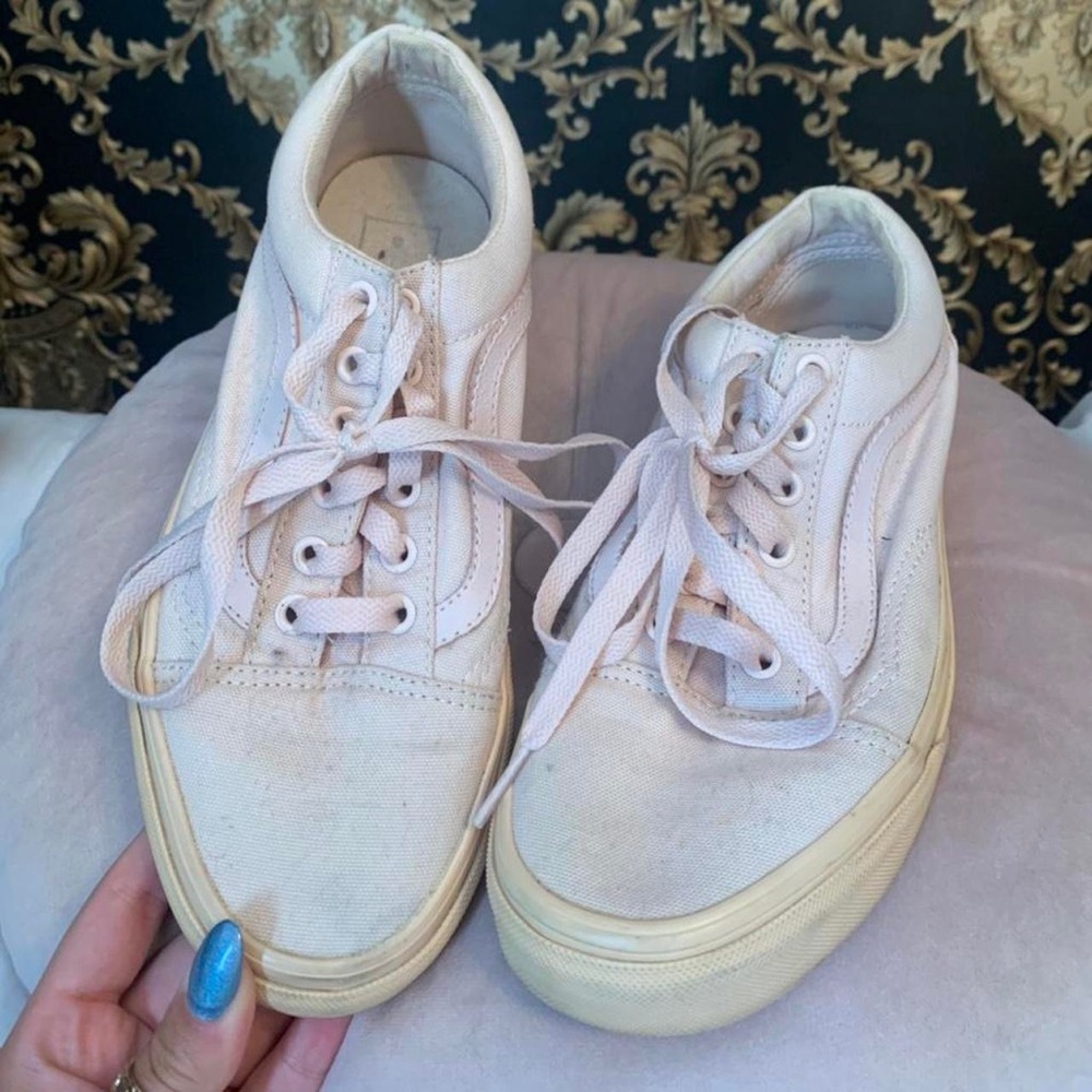 🦇 Pale Pink Old Skool Vans 🦇